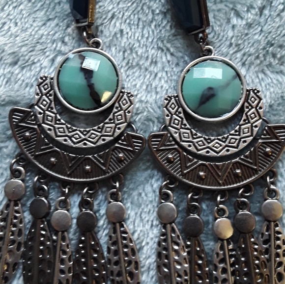 💛Earrings - Picture 2 of 3